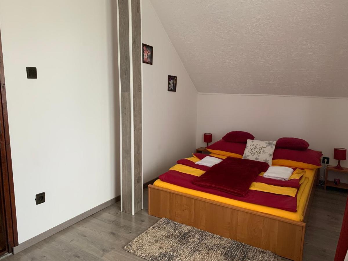 Nagcsalados Rozsa Apartman บาลาตอนแลลเล ภายนอก รูปภาพ