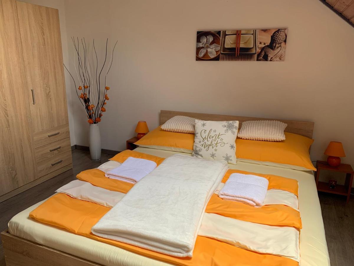 Nagcsalados Rozsa Apartman บาลาตอนแลลเล ภายนอก รูปภาพ