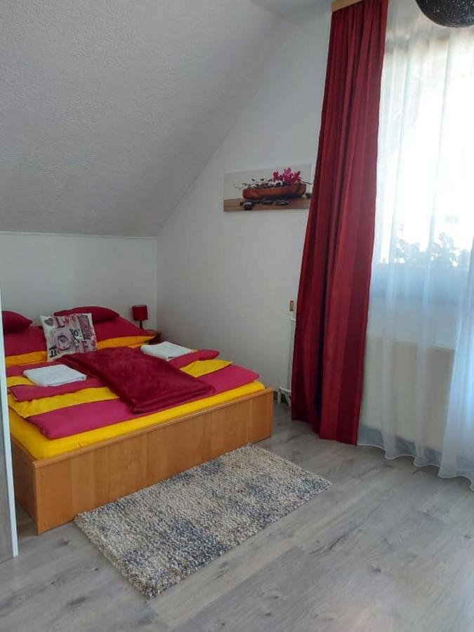 Nagcsalados Rozsa Apartman บาลาตอนแลลเล ภายนอก รูปภาพ