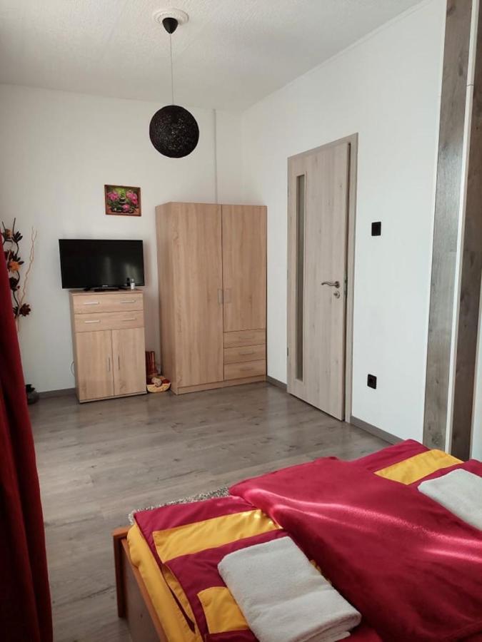 Nagcsalados Rozsa Apartman บาลาตอนแลลเล ภายนอก รูปภาพ