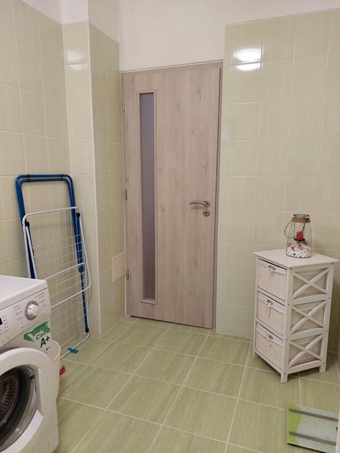 Nagcsalados Rozsa Apartman บาลาตอนแลลเล ภายนอก รูปภาพ