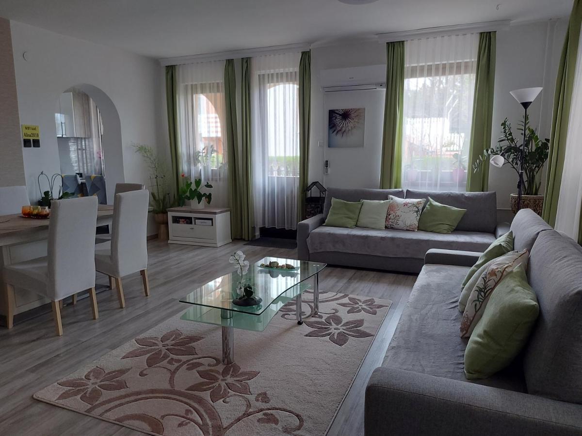 Nagcsalados Rozsa Apartman บาลาตอนแลลเล ภายนอก รูปภาพ