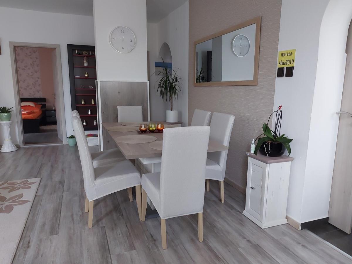 Nagcsalados Rozsa Apartman บาลาตอนแลลเล ภายนอก รูปภาพ