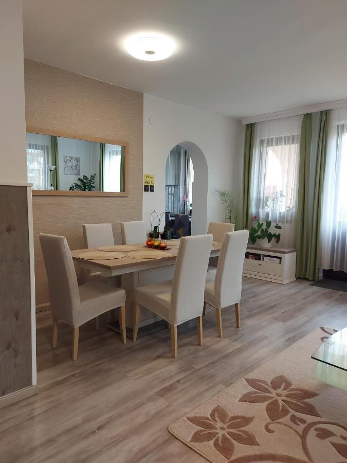 Nagcsalados Rozsa Apartman บาลาตอนแลลเล ภายนอก รูปภาพ