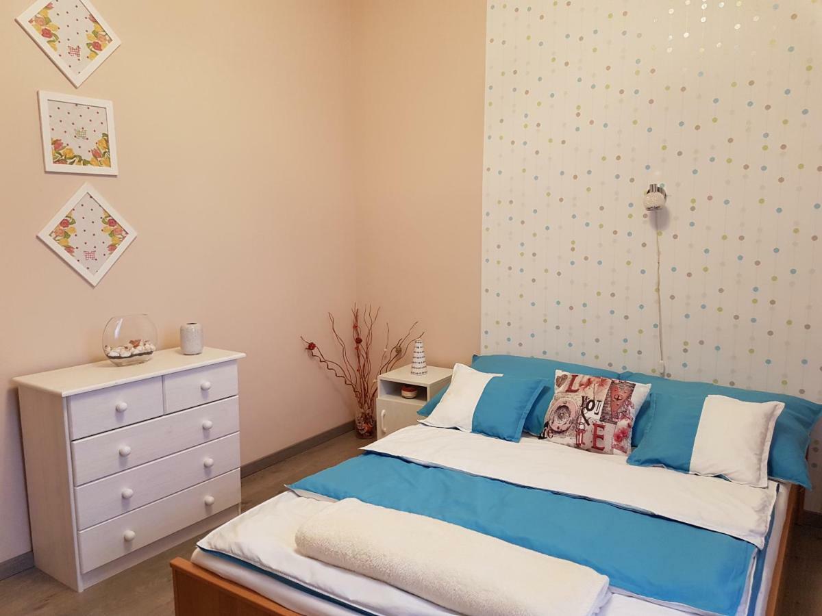 Nagcsalados Rozsa Apartman บาลาตอนแลลเล ภายนอก รูปภาพ