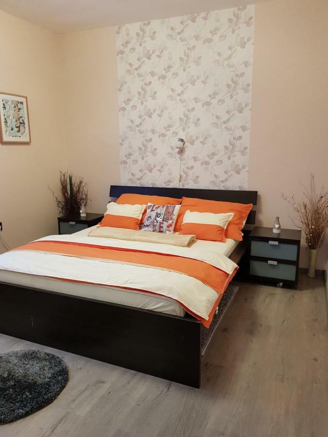Nagcsalados Rozsa Apartman บาลาตอนแลลเล ภายนอก รูปภาพ